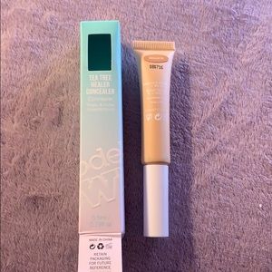 Models own concealer